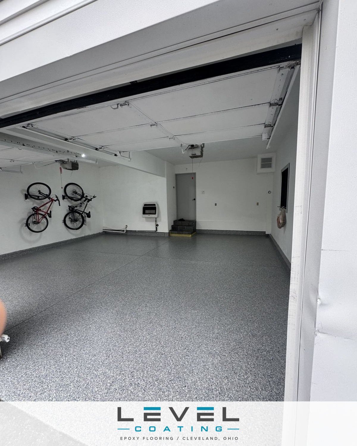 Full-flake polyaspartic garage floor - Cleveland, OH