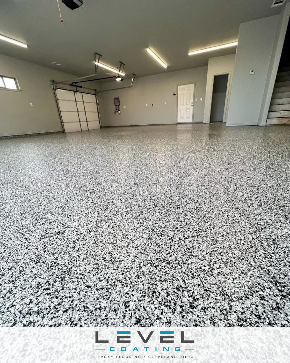 Diamond-ground and sealed flake floor - Level Coating